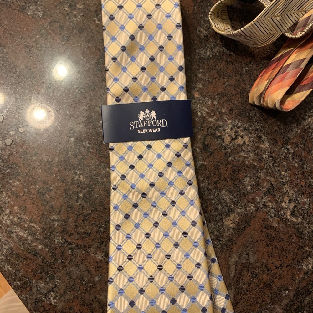 Stafford yellow and blue pattern tie.